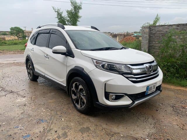 Honda HR-V 1.5 V 2021 for rent