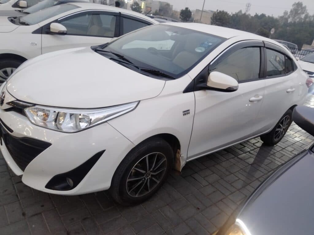Toyota Yaris 1.3 CVT 2023 for rent