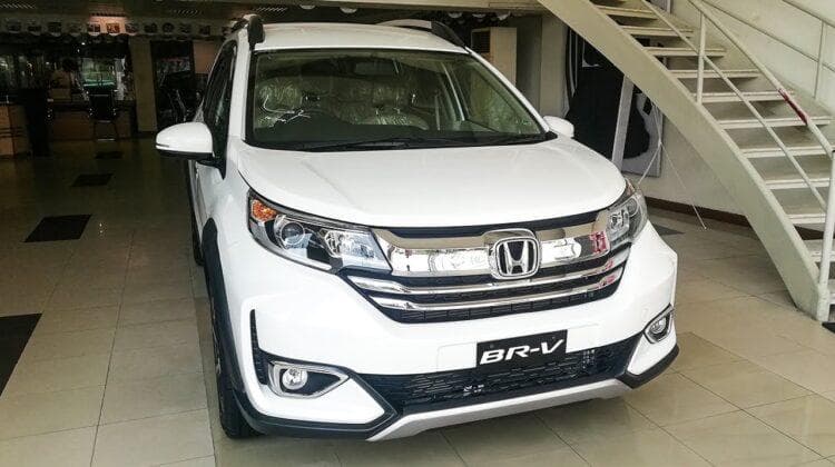 Honda BR-V 1.5V 2022 for rent
