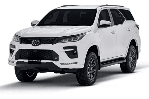 Toyota Hilux Revo E 2024 for rent