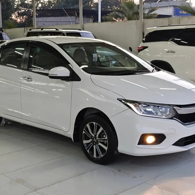 Honda City CVT 2024 for rent