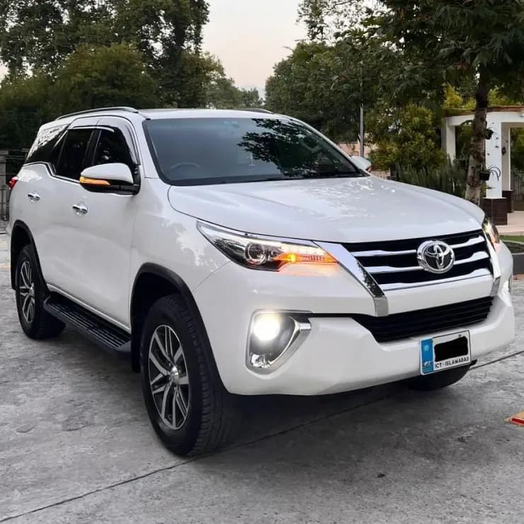Toyota Fortuner 2.4G 2020 for rent