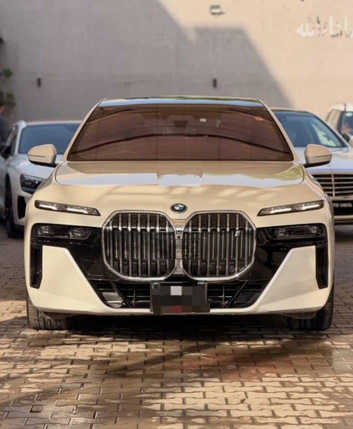 BMW 7 Series 740Li 2024 for rent